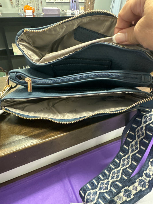 Izzy Crossbody