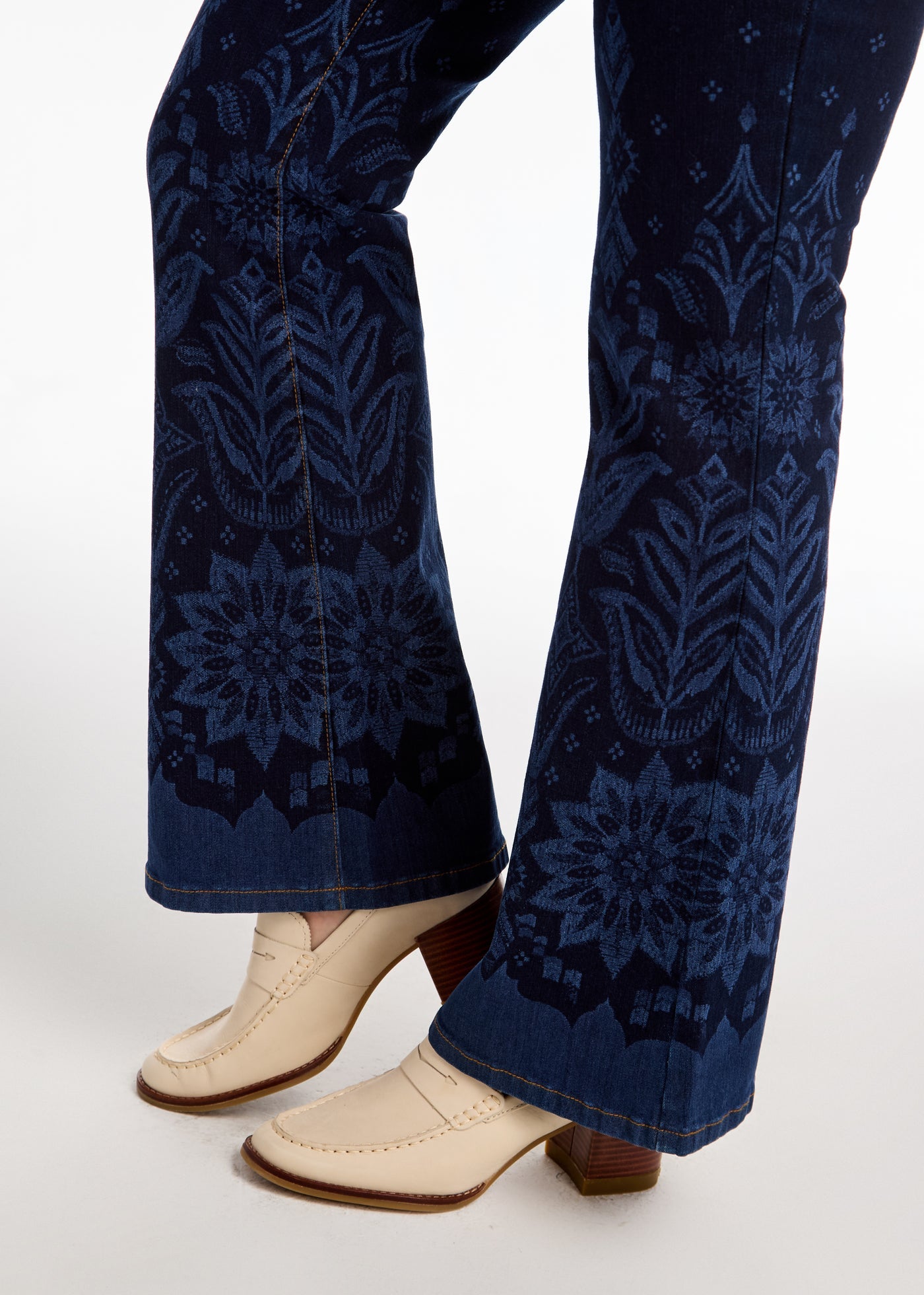 flare leg jeans blue patterned