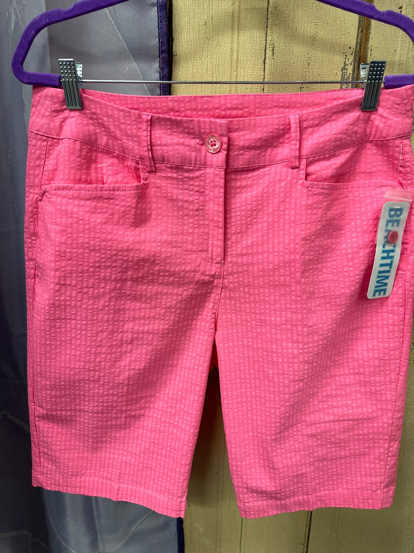 Talk about comfy, these zip closure shorts are 10" long, with front and back pockets, belt loops at tons of stretch.