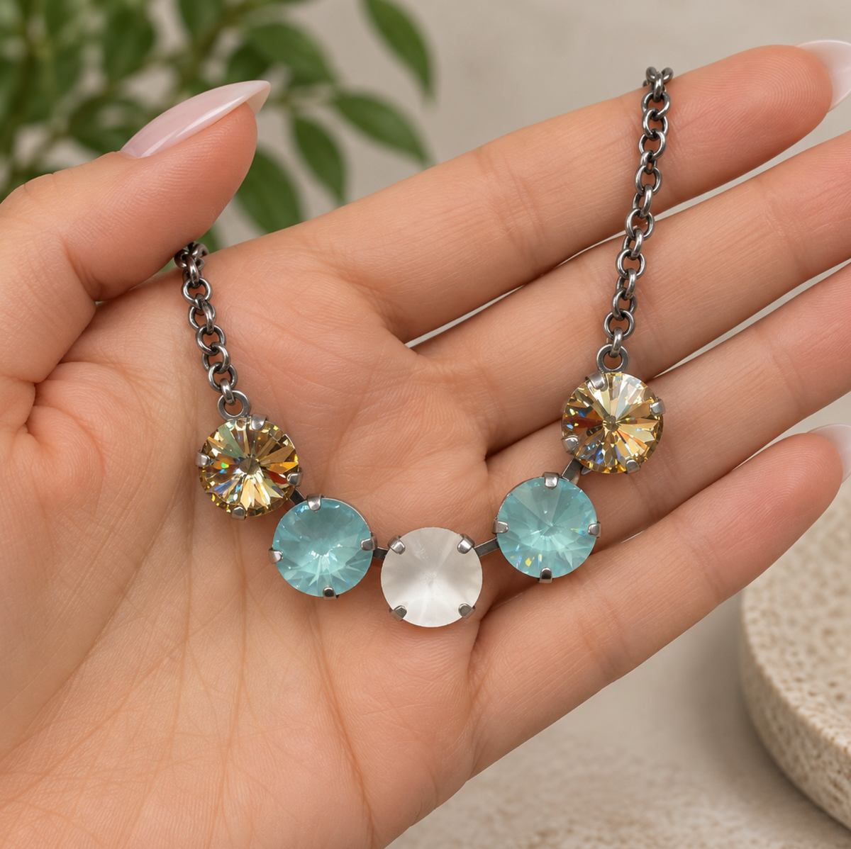 Della Necklace