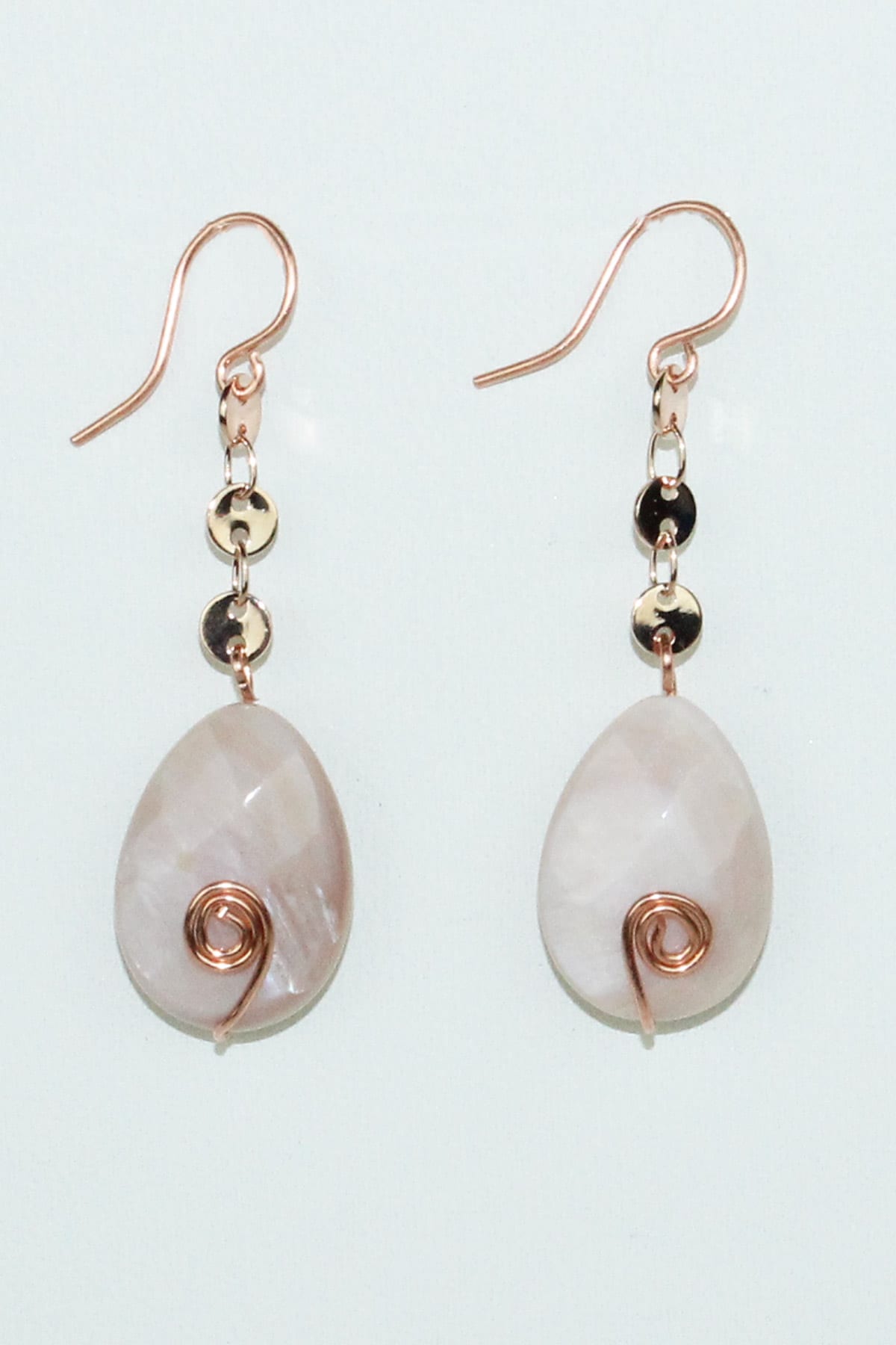 Pleasing Pearlescence Earrings