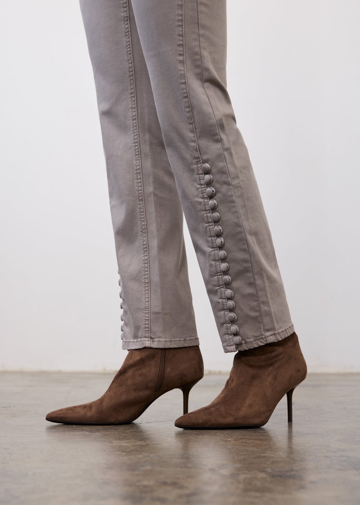 Olivia Pencil Leg