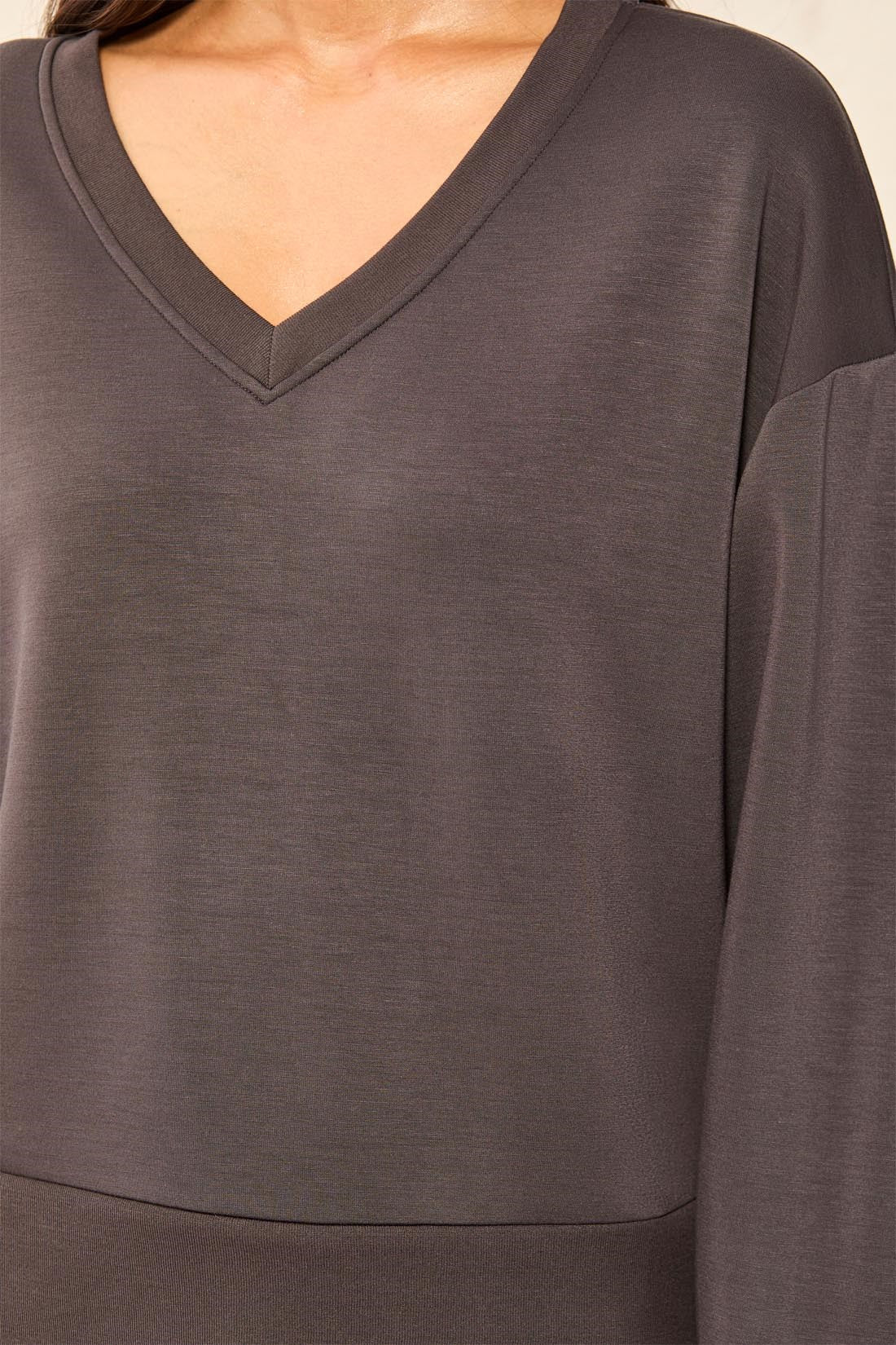 Techno Lux V-Neck