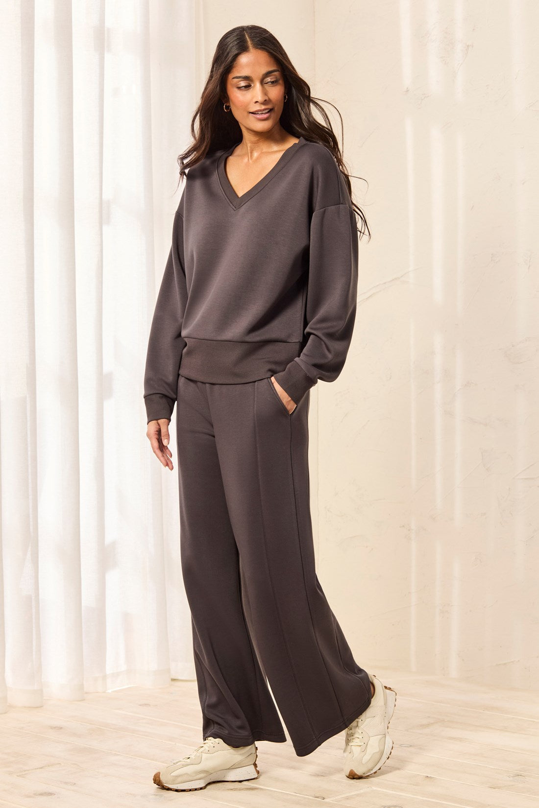Techno Lux V-Neck