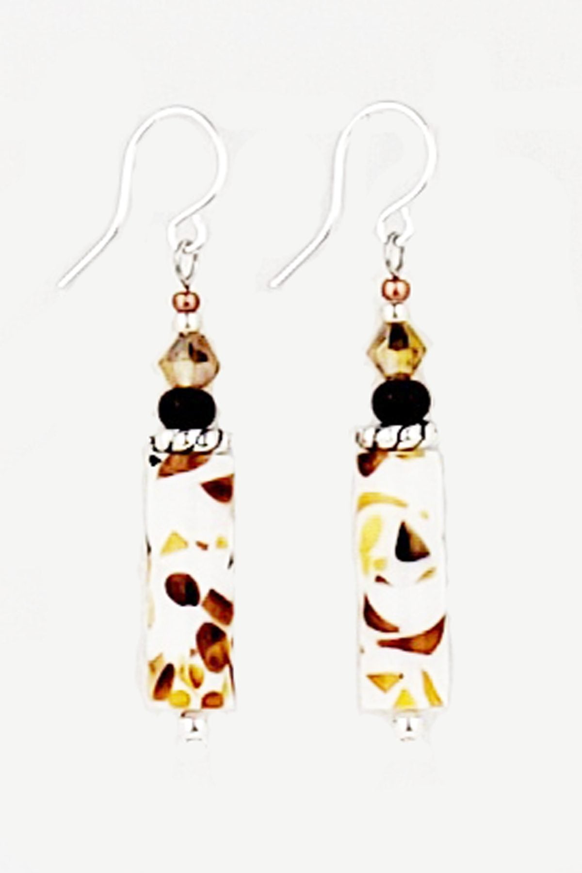 amber earrings yellow gold brown black detail