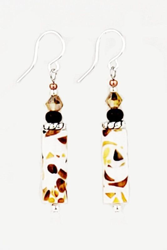 amber earrings yellow gold brown black detail